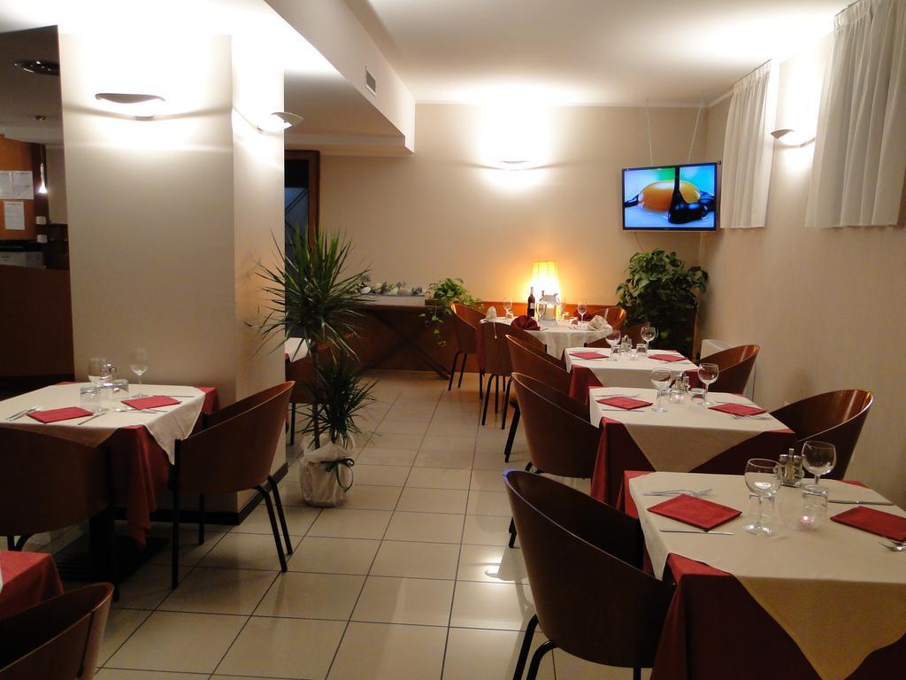 Hotel Moderno Grumello del Monte Bagian luar foto